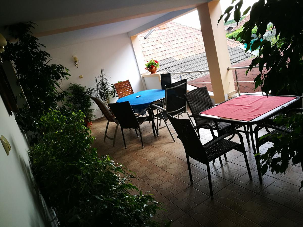 Pensiunea Remus Hotel Novaci-Străini Kültér fotó